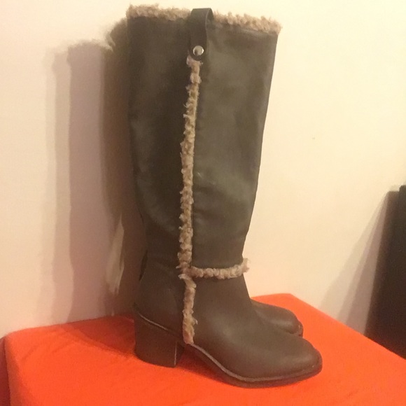 Francesca's Collections Boots - Picture 3 of 5